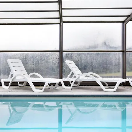 Villa Lush Villa With Swimming Pool And Sauna