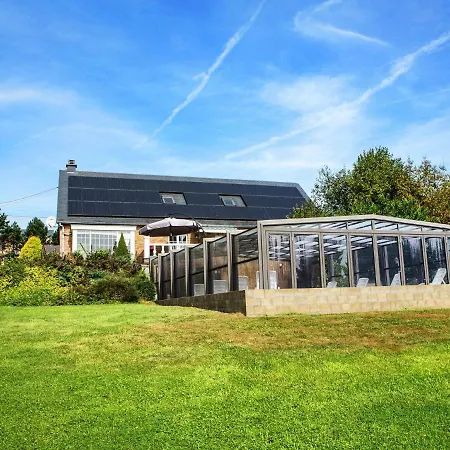 Villa Lush Villa With Swimming Pool And Sauna *