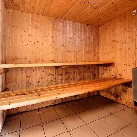 Villa Lush Villa With Swimming Pool And Sauna