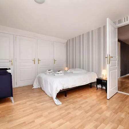 Durbuy Luxe Villa With Pool